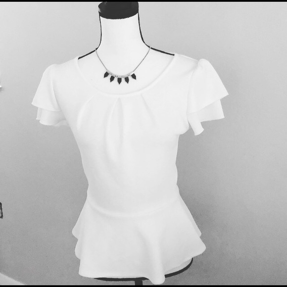 Peplum white top with cap sleeves size small - Picture 2 of 6